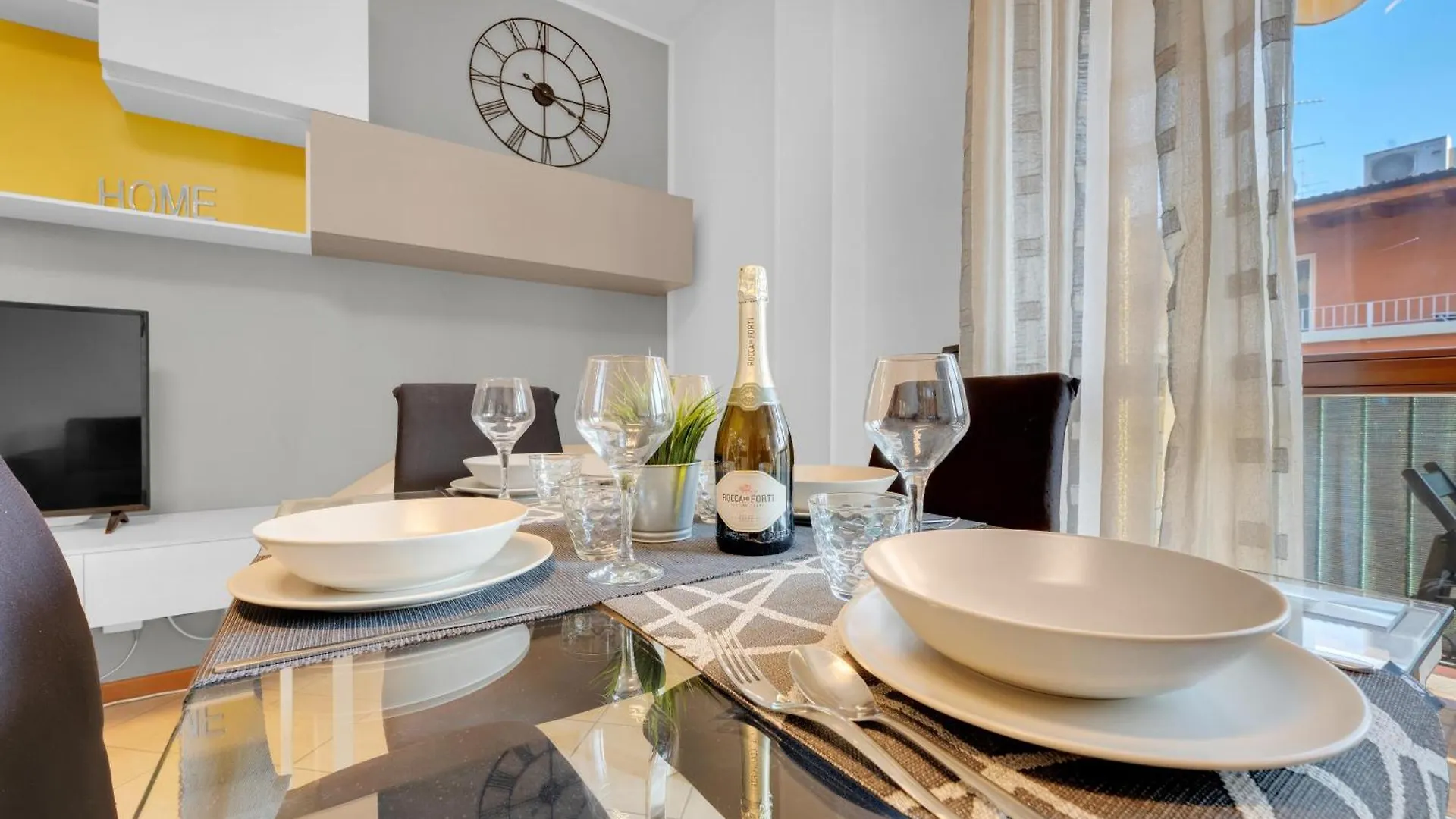Pran27 -Crescenzago - Central - Large - Bright - Milan Italy
