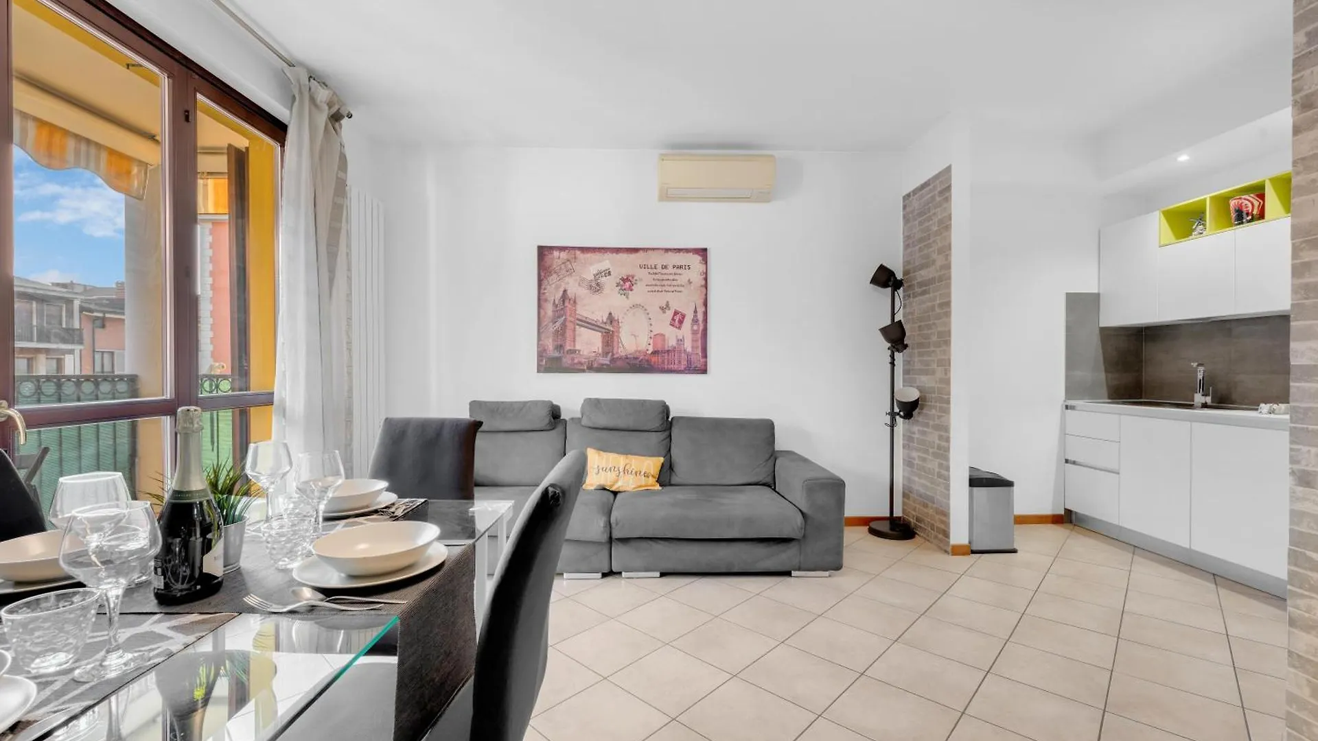 Pran27 -Crescenzago - Central - Large - Bright - Milan