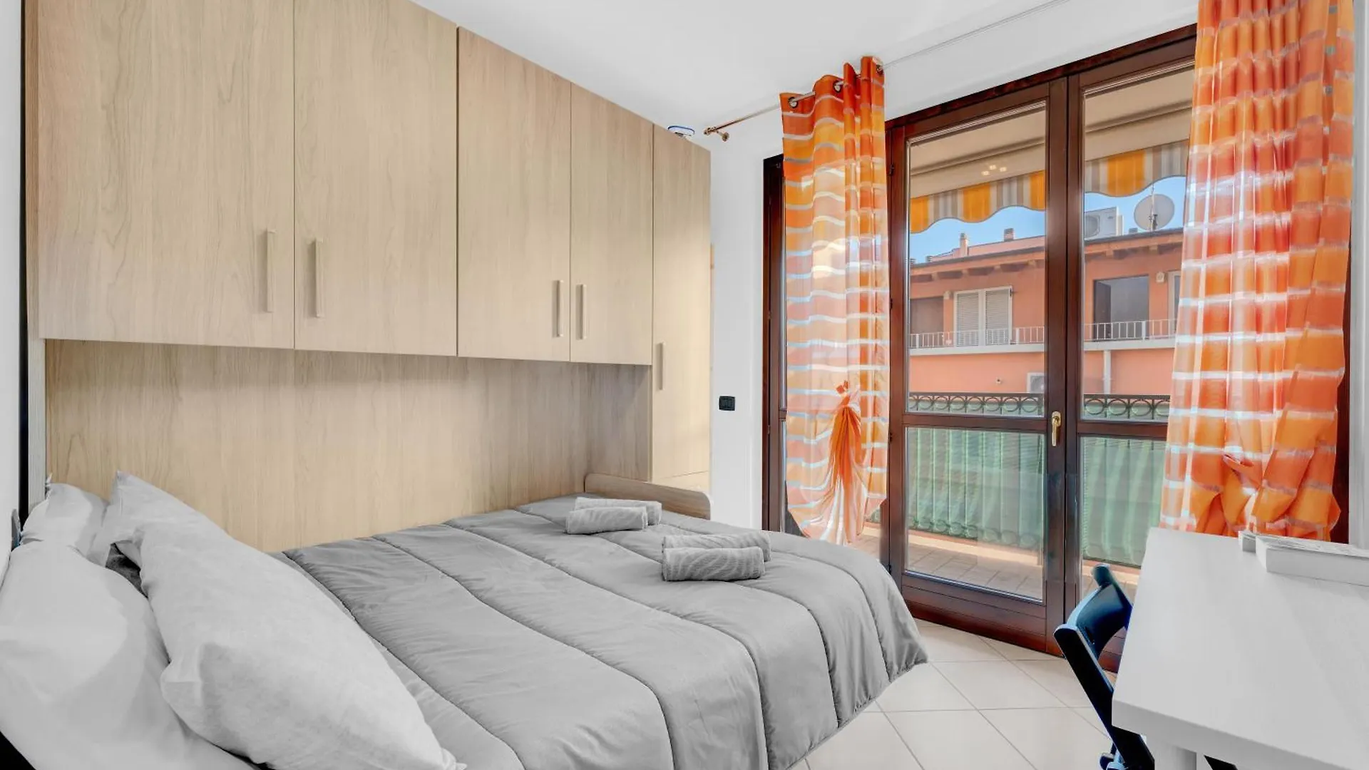 Pran27 -Crescenzago - Central - Large - Bright - Milan Italy