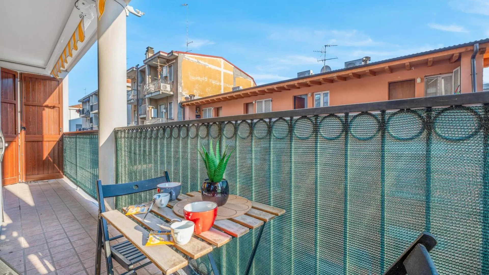 Pran27 -Crescenzago - Central - Large - Bright - Milan Apartment