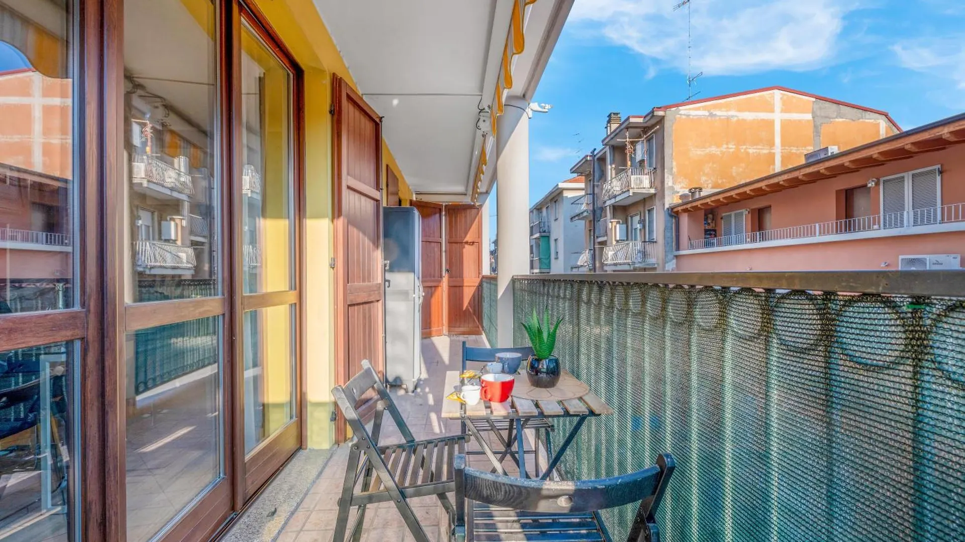 Apartment Pran27 -Crescenzago - Central - Large - Bright - Milan Italy