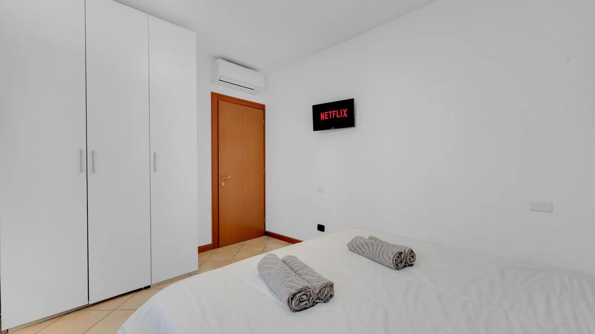 Pran27 -Crescenzago - Central - Large - Bright - Milan